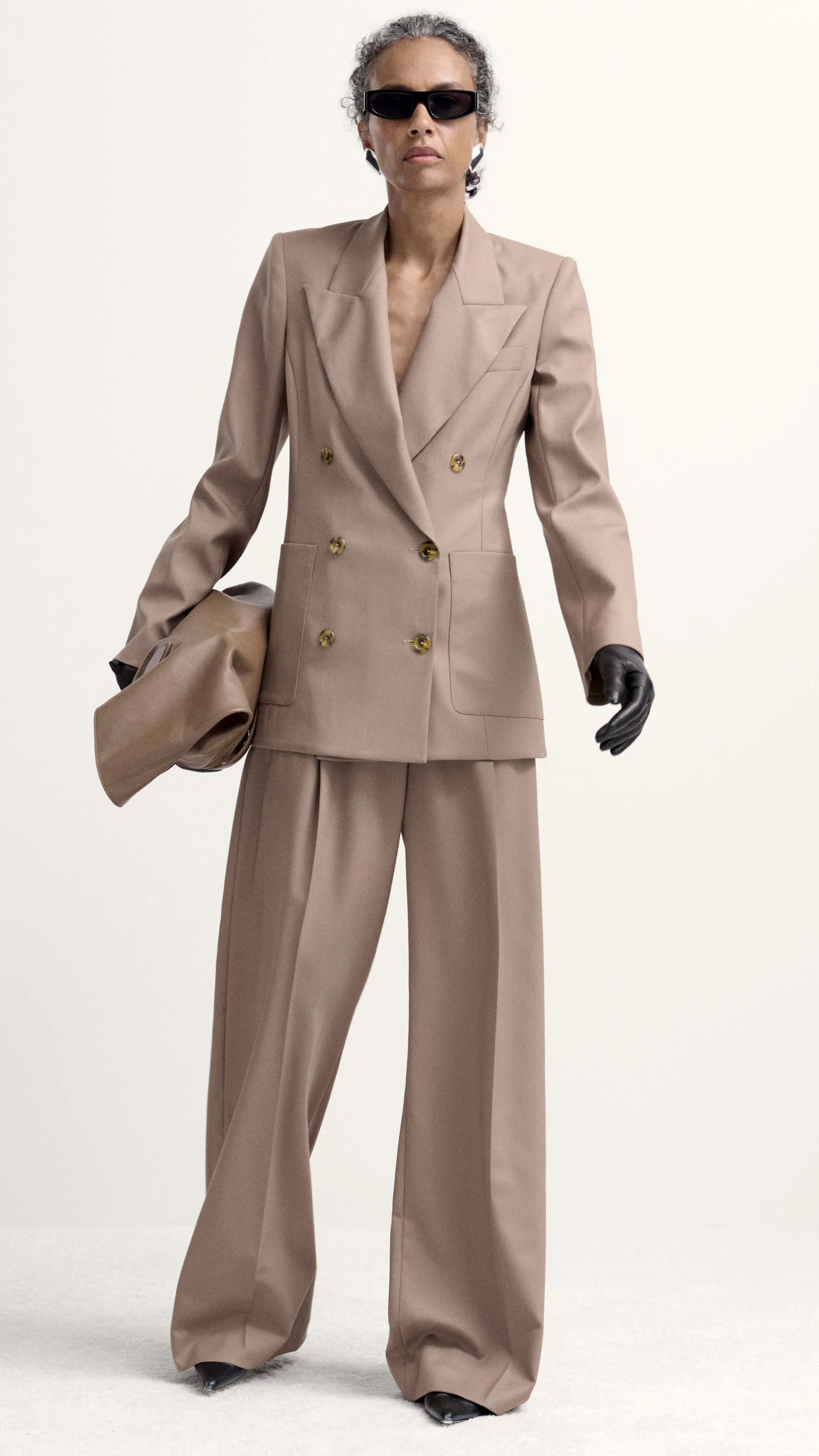 Single Pleat Trouser in Seasonless Wool | Taupe - Image 6